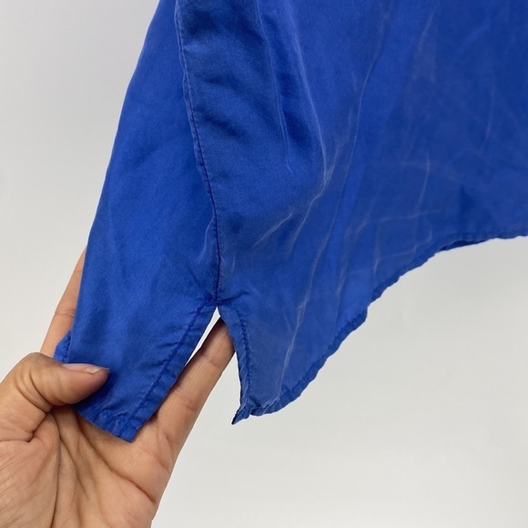 Vintage Quarters 100% Silk Short Sleeve Button Down Shirt blue hi lo split hem - Picture 6 of 7